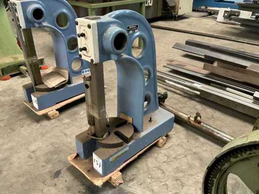 Bernardo DP-5 C-frame press