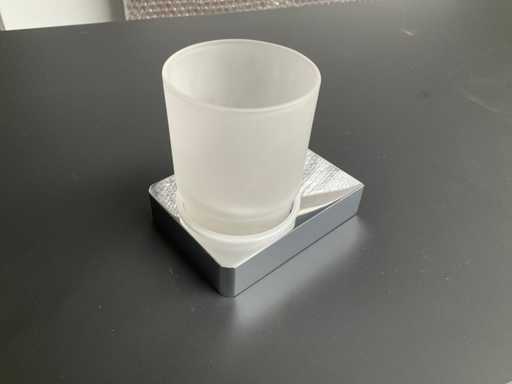 Wall toothbrush holder