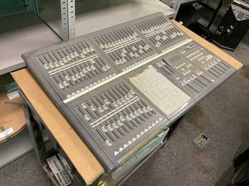 Contrôleur audio MX Strand Lighting