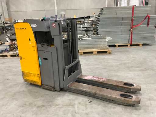 2017 Jungheinrich ESD 120 Stapelaar