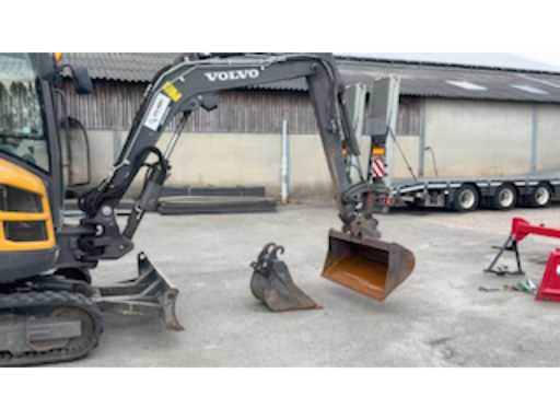 81c19bf2-e9b5-4d4c-bcad-b407362499ec.mp4