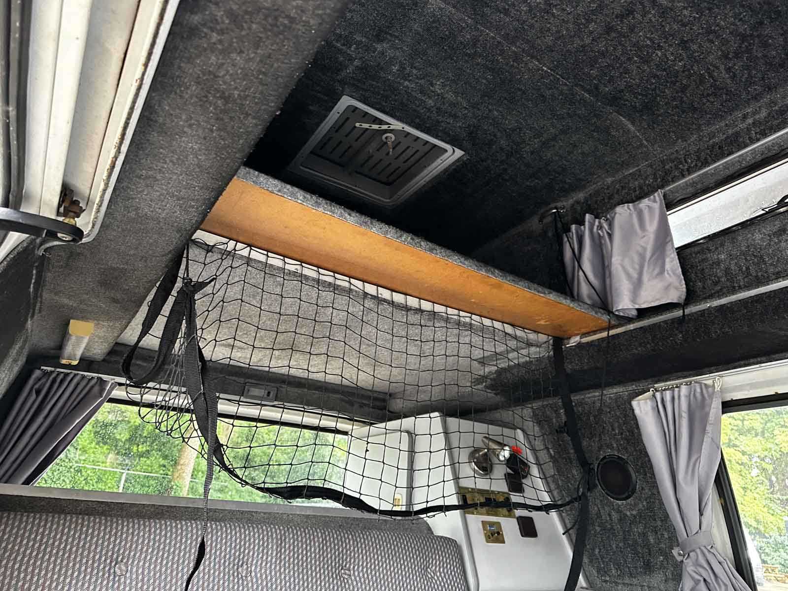 Ford Transit 100D KAMPEERAUTO 69pk 1992 Camper (Origineel-NL), DZ-NN-77