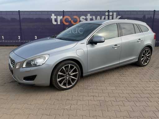 2013 - Volvo - V60 - 2.4 D6 AWD Pl.i.Pu.L - Personenauto