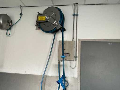 Sumados - Instalare de tambur din oțel inoxidabil cu furtun și sistem de dozare