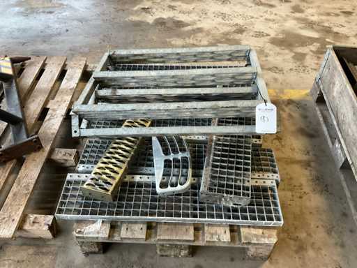 Verzinkte Treppenstufen