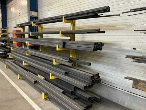 Partia różnych rur stalowych