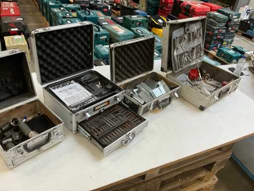 Cutie de unelte cu conținut (4x)