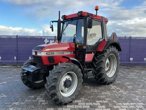 Tracteur agricole Case IH 4230 XL à traction intégrale de 1999