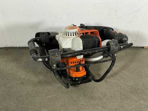 2022 Stihl BT 131 Jednoosobowa wiertarka 2T
