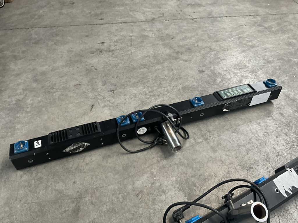 2x DMX bar