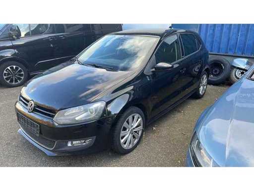 Volkswagen - 2011 - Polo - 1.6 TDI Highline Automatica - 8-ZLL-21