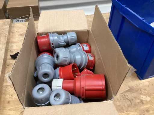 16A CEE-stekker 7x en koppeling 4x nieuwe ongebruikte IP44-in-doos