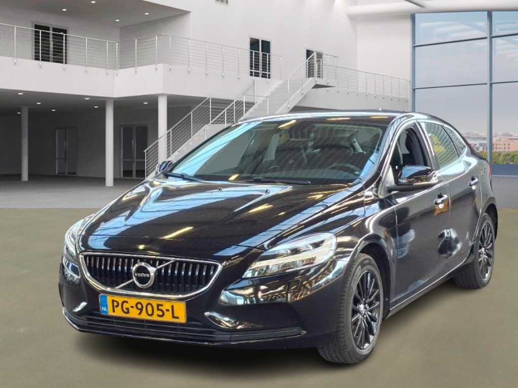Volvo V40 2.0 D3 Nordic; PG-905-L