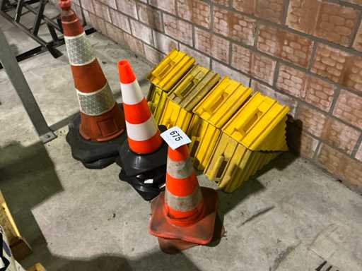 Diverse signalisatie en wiggen