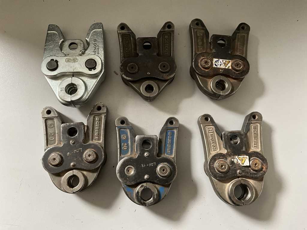 6 different press jaws including HENCO and GEBERIT