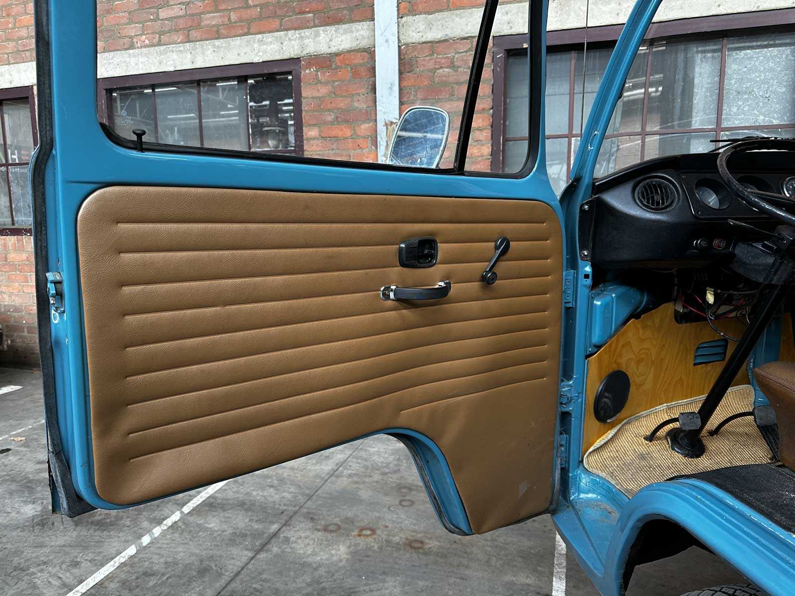 Volkswagen 23-517 Camper 1973, 07-YB-44