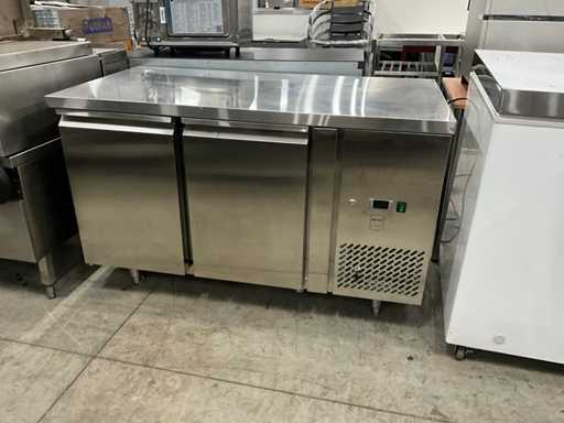 Metro GCF 2100 freezer workbench