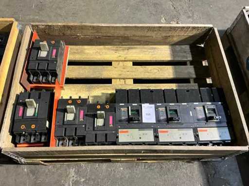 Merlin Gerin Circuit Breaker (7x)