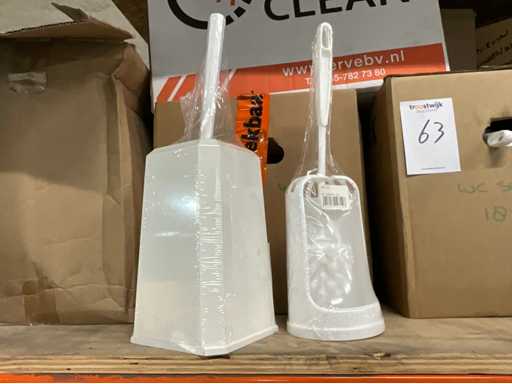 Verschiedene Toilettenbürsten (108x)