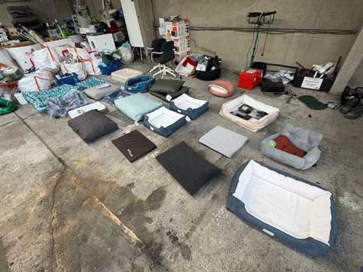 large lot of Pet supplies (discontinued)