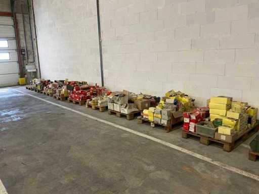 Grote partij bouw- en bevestigingsmateriaal