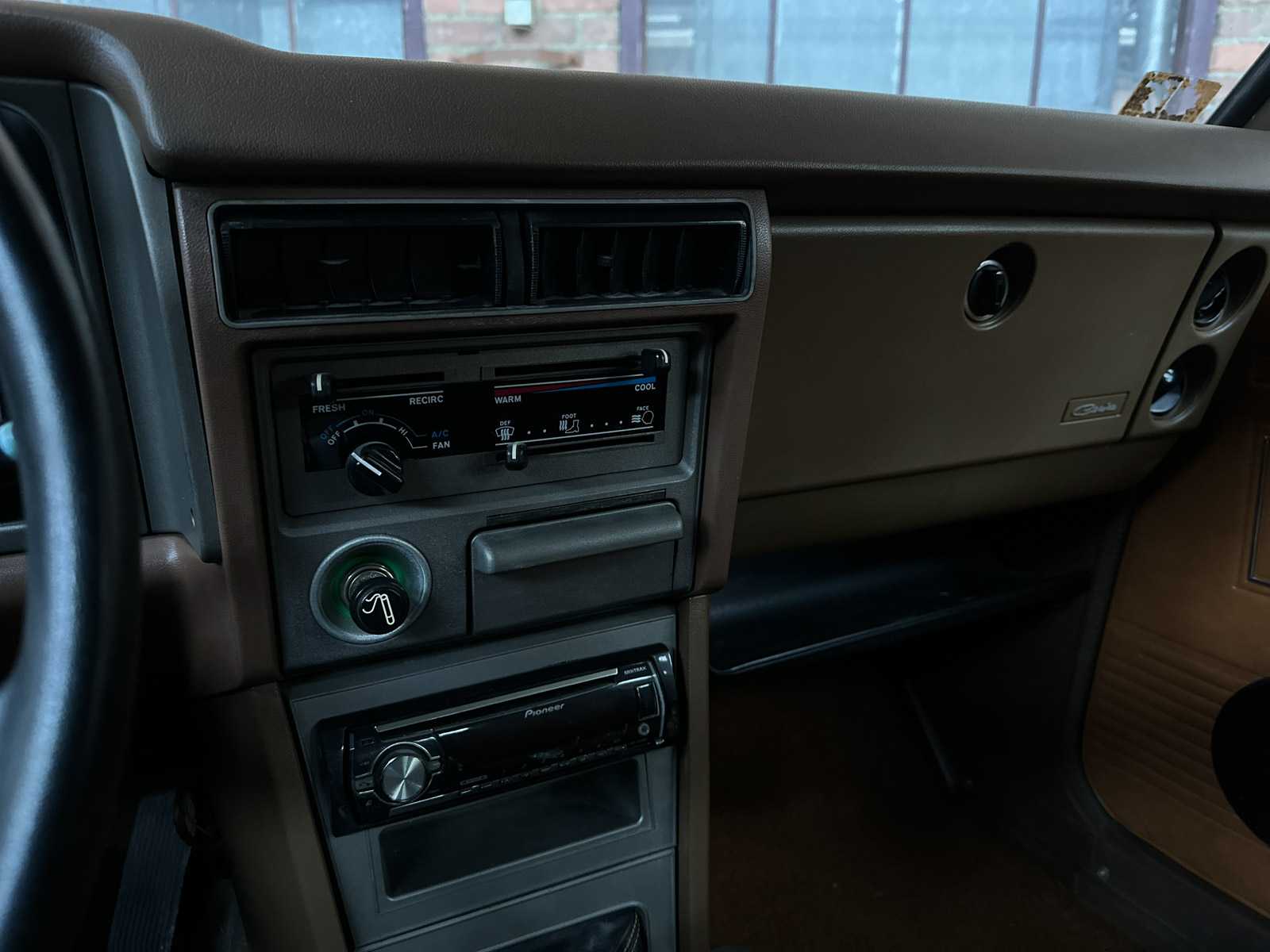 Toyota Carina 1.6 de Luxe 75pk 1976, 98-JU-66