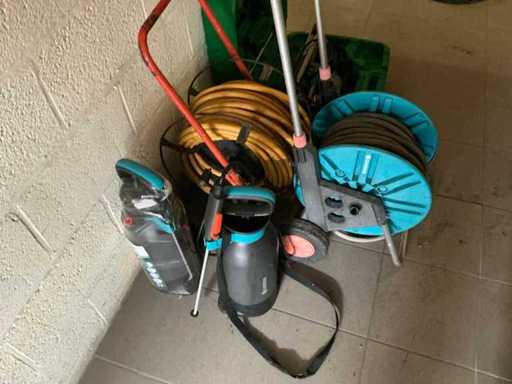 Garden hose reel (2x)