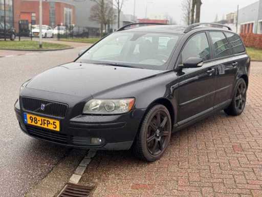 Volvo V50 2.5 T5 Kinetic, 98-JFP-5