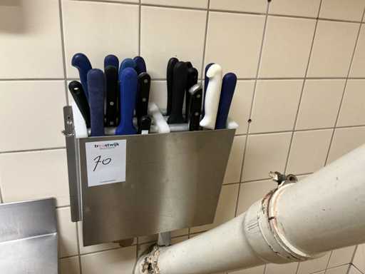 Partij messen  met wandhouder