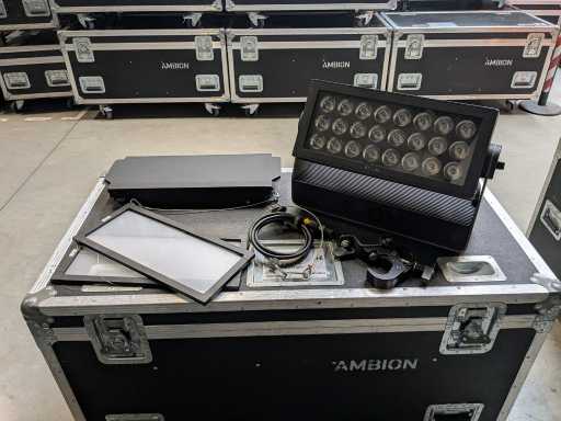 SGM - P6 - IP66 RGBW Wash / Strobe / Pixel Light (8x)