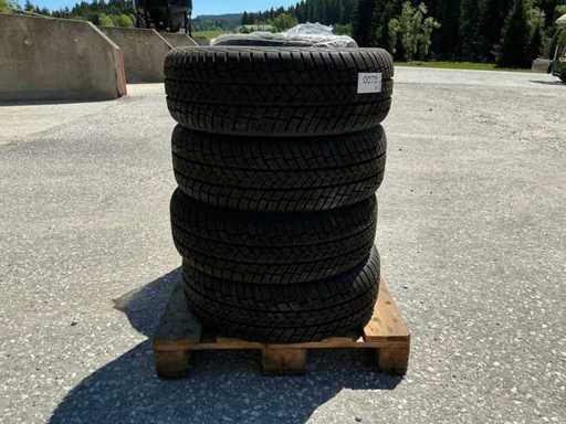 Vredestein WINTRAC PRO - Opony zimowe 215/60R17 96H M+S
