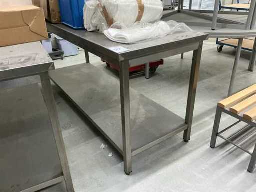 Table de travail en acier inoxydable