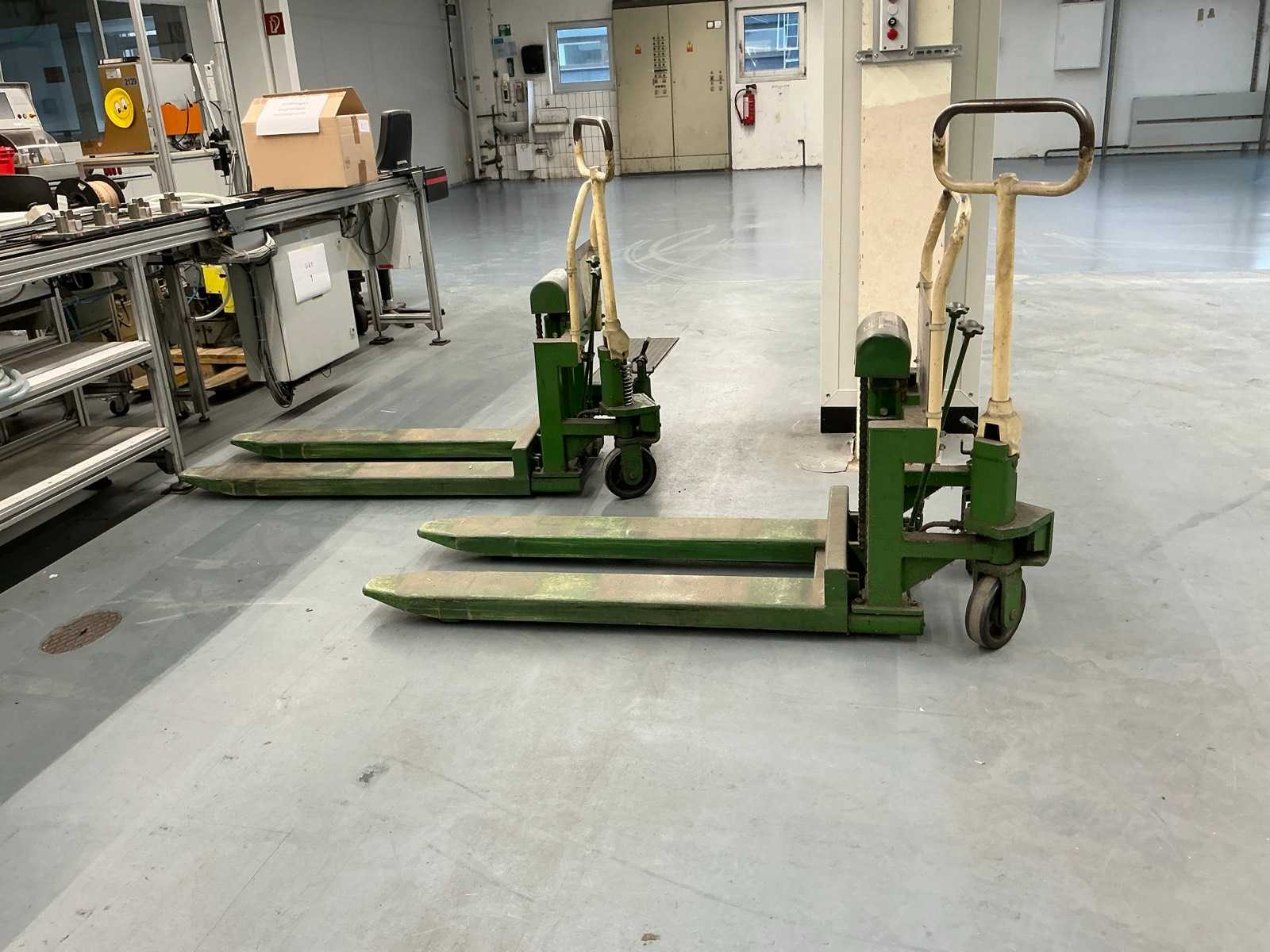 1990 PFAFF LV 100 Stacker (2x)