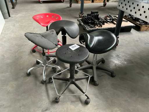 Diverse mobiele werkplaats krukken (5x)