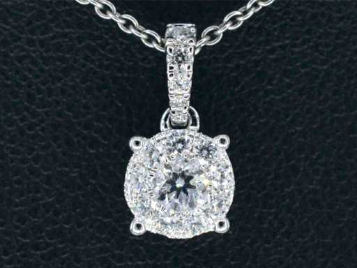 Ciondolo dell'entourage in oro bianco con diamanti tagliati brillantemente
