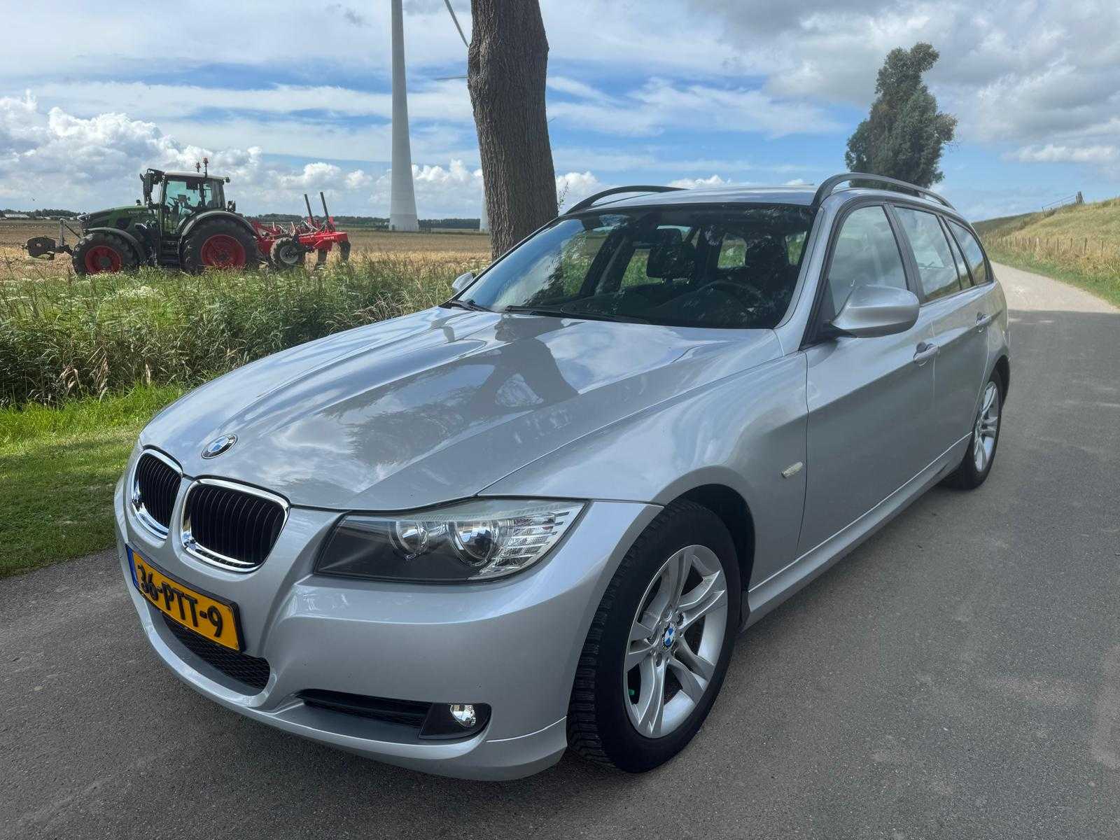BMW 3 Series Touring 318i Business Line 36-PTT-9