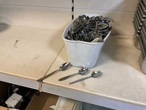 Nachtisch und Kaffeelöffel (330x)