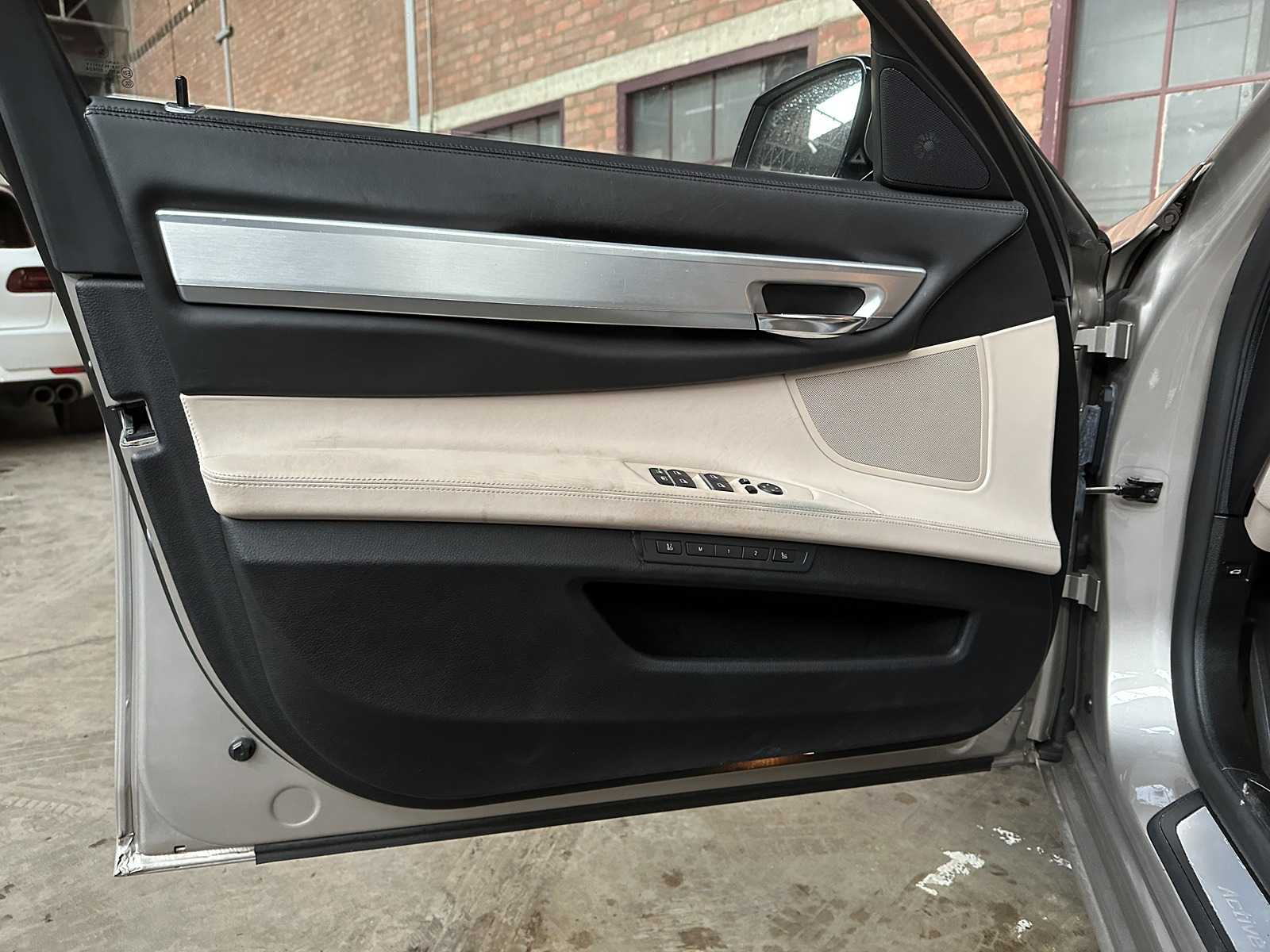 BMW 750i ActiveHybrid 4.4 V8 407pk 2010 7-serie, 02-PGJ-7 Youngtimer