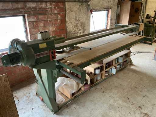 La grande ponceuse à bande