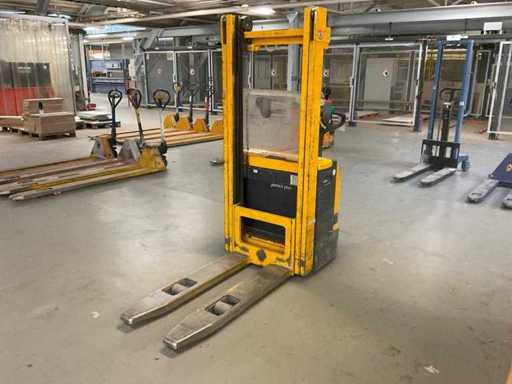 2000 JUNGHEINRICH EJC 12 Elektrische Palletwagens