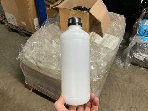 Flaschen mit Deckeln