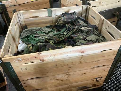 Various NL Army Clothing