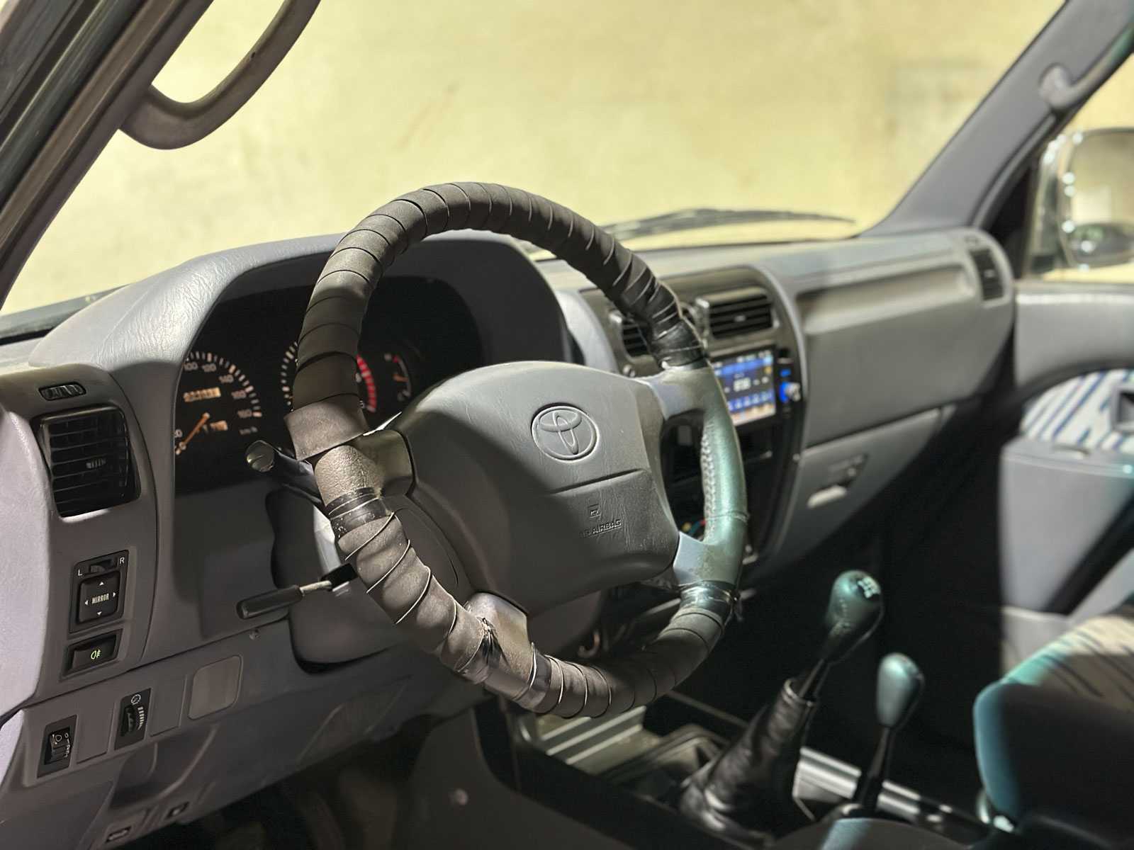 Toyota LandCruiser 90 3.0 HR Blind Van 123pk 2000 (Origineel-NL), 27-VS-NR