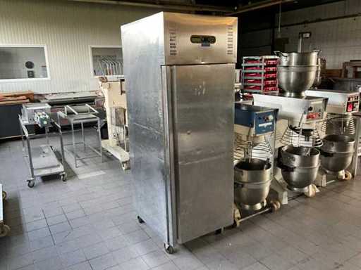 Polar G592 Refrigerator