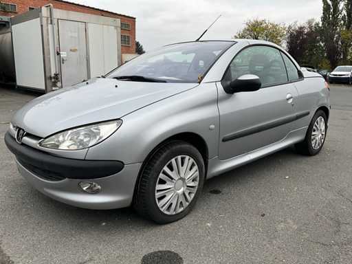 2001 Peugeot 206 CC Voiture de tourisme