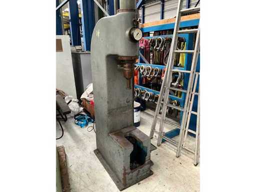 Müller - 1970 - H E P 7.1.8 - C-frame pers