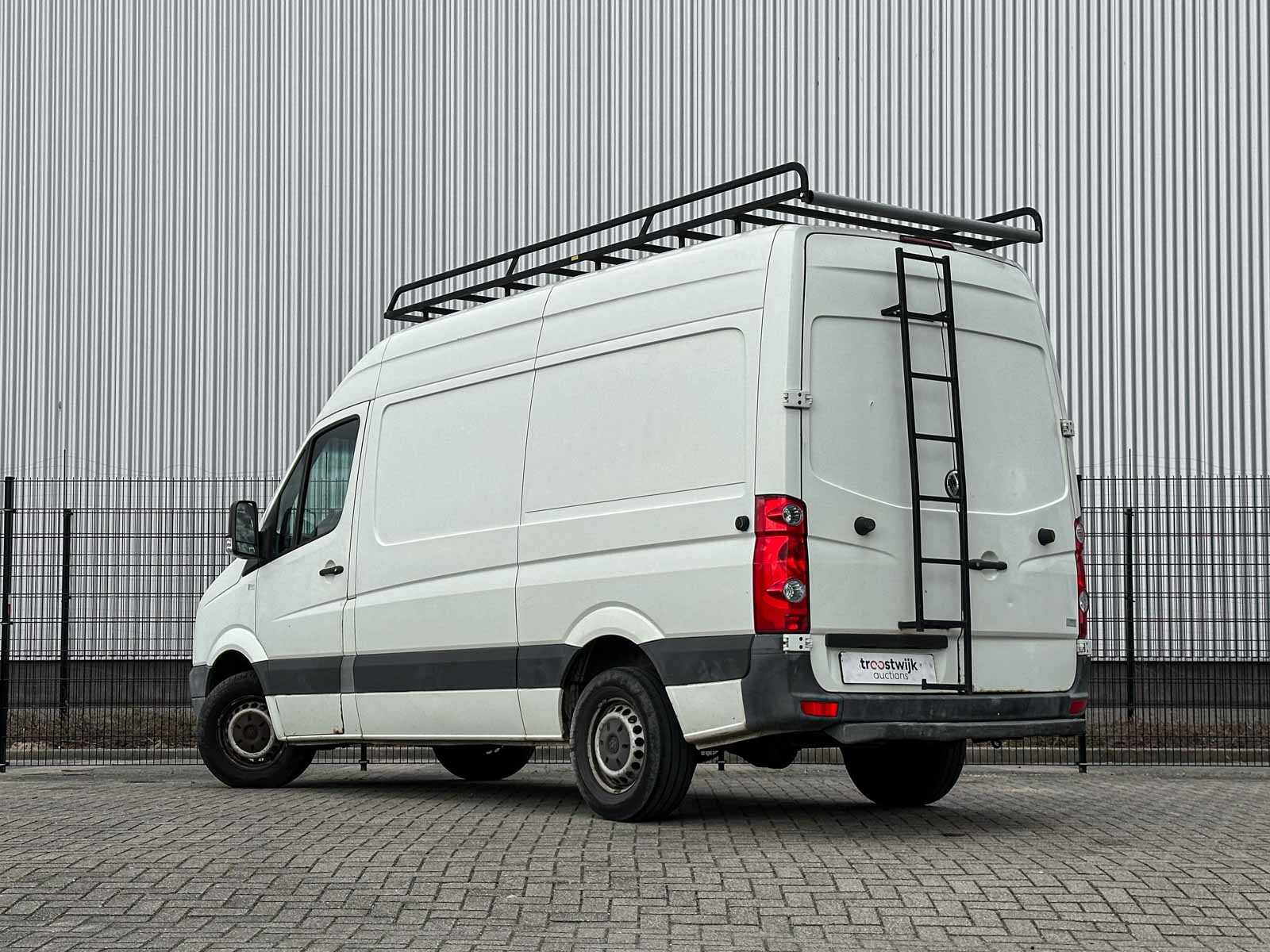 Volkswagen Crafter 35 2.5 TDI L2H1 DC 109pk 2008 (Origineel-NL), 62-VPJ-5