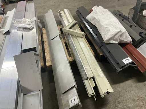 Vari profili metallici del tetto