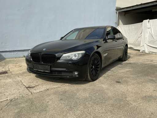 2009 BMW 750i F01 N63