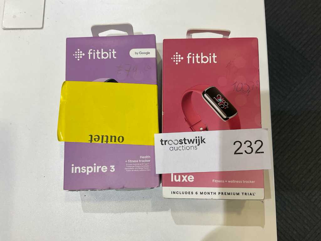 Fitbit Inspire3 et montre intelligente de luxe (2x)